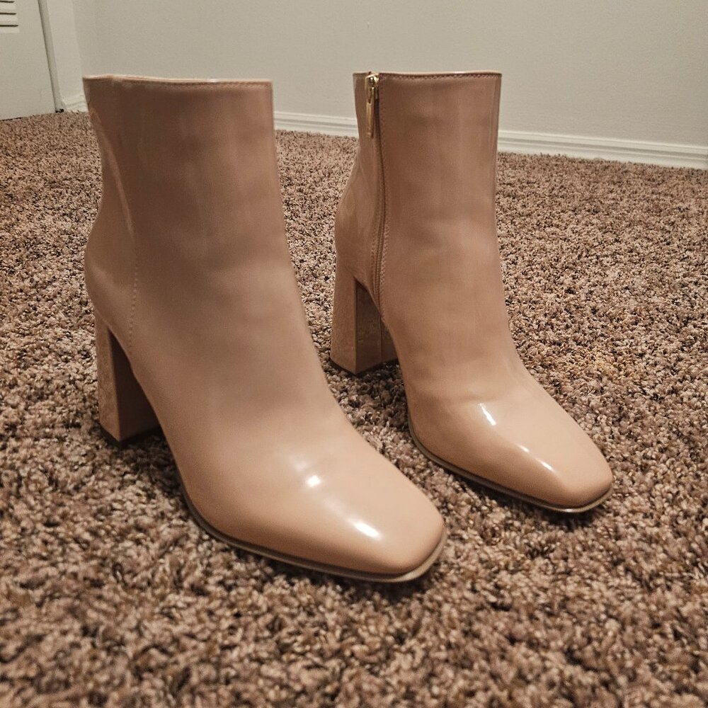 JLO Jennifer Lopez Tan Ankle Boots
